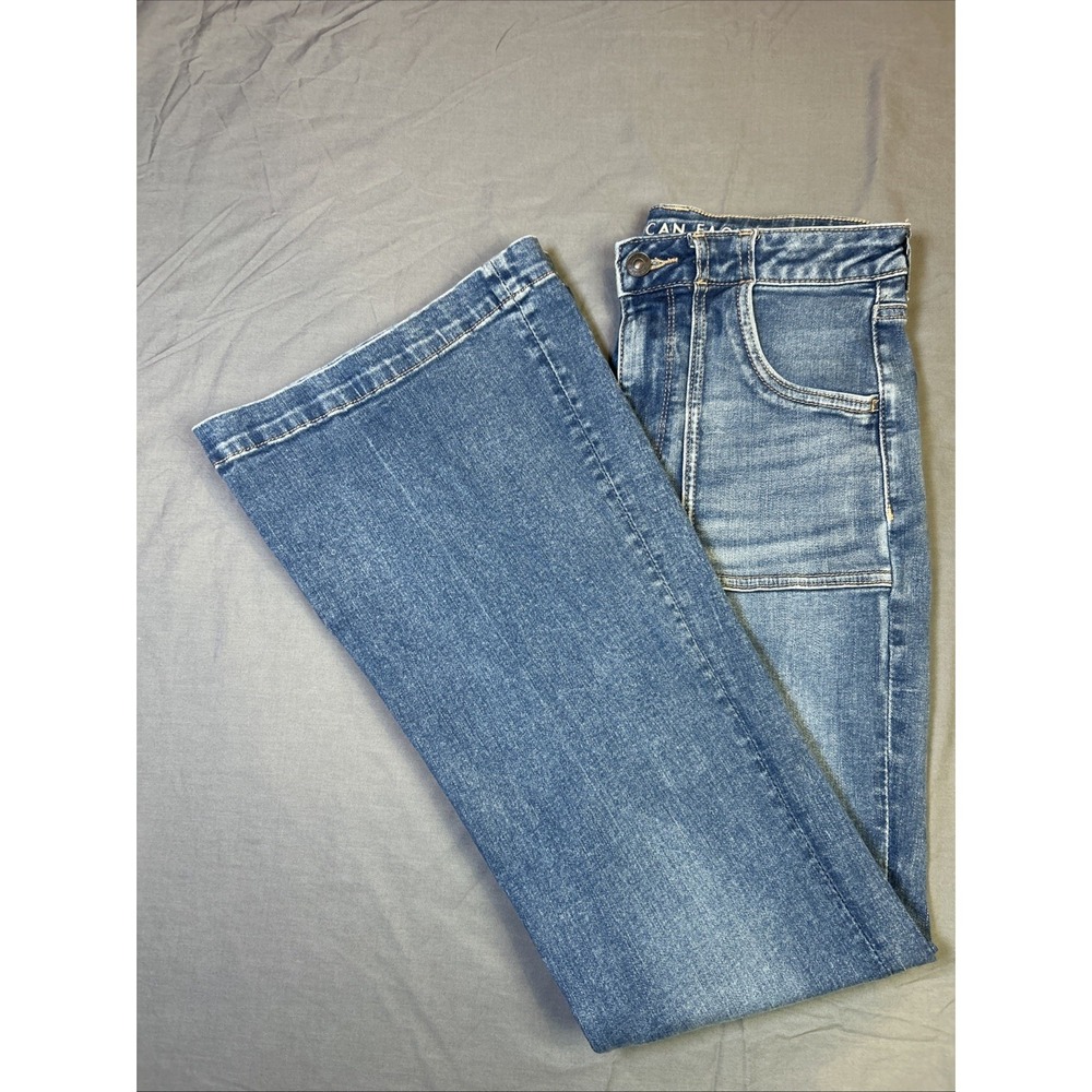 American Eagle Super Hi-Rise Flare Jeans Blue Stretch Denim Medium Wash Size 6